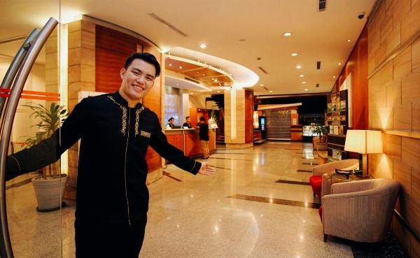 Greenhills Elan Hotel image 1